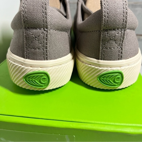 Cariuma OCA Mystic Grey Low Canvas Sneakers Women 8 - Picture 4 of 9